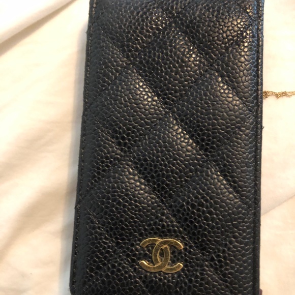 Vintage Chanel caviar iPhone case - Picture 2 of 6